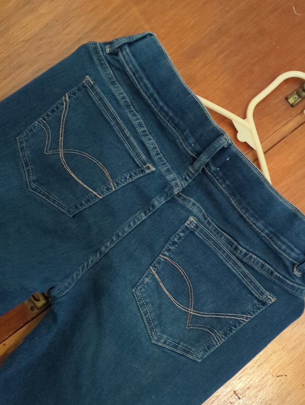 Jeans - Picture 10 of 14